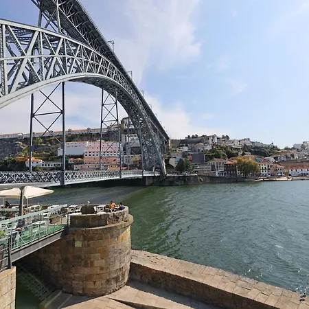 Apartment Flh Almada Cozy With View Porto