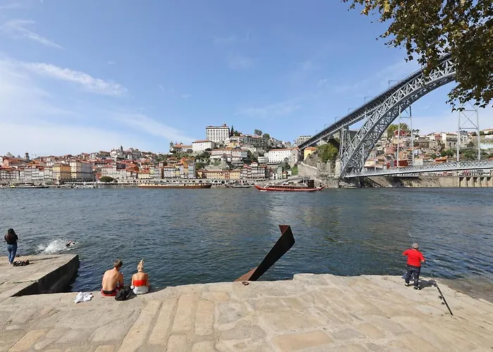 Flh Almada Cozy With View דירה *